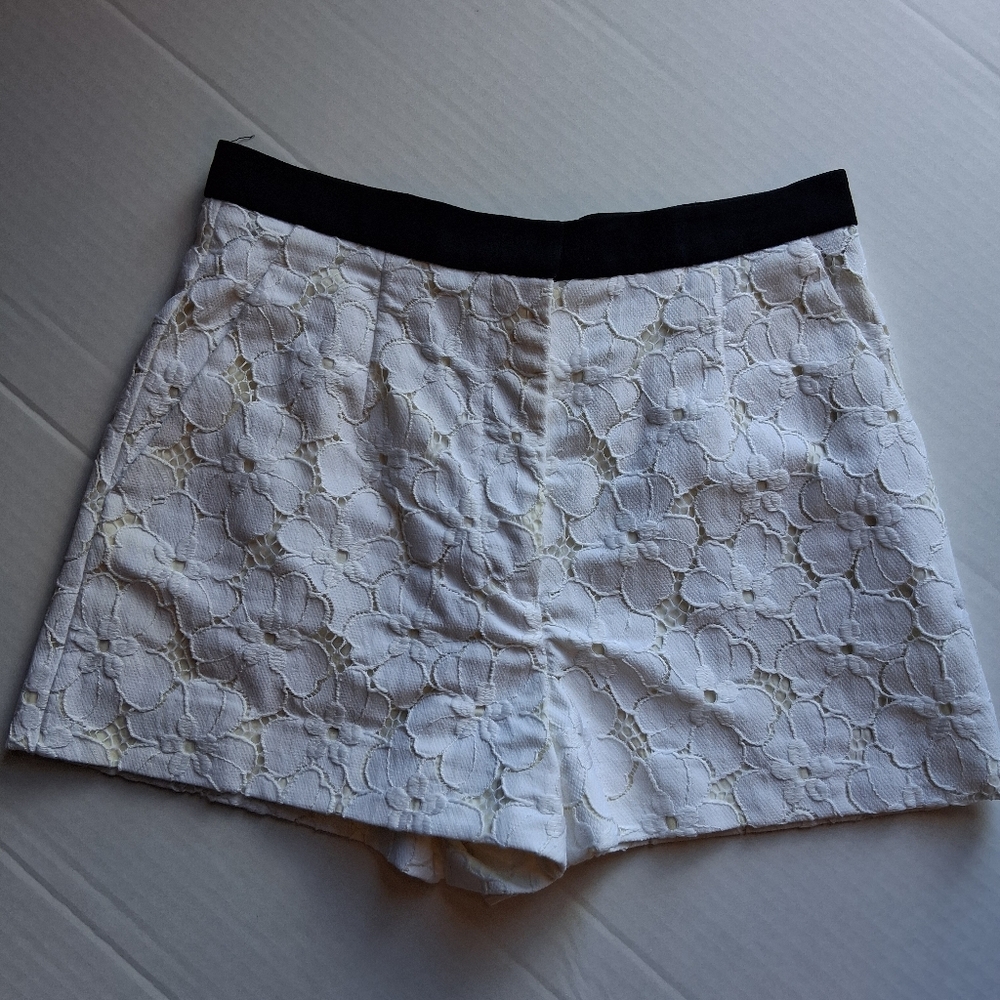 Sandro Floral Lace Shorts - Picture 2 of 9